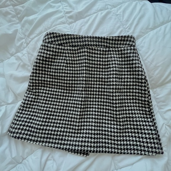 🧳 PREPPY SKIRT 📕 - Picture 2 of 3